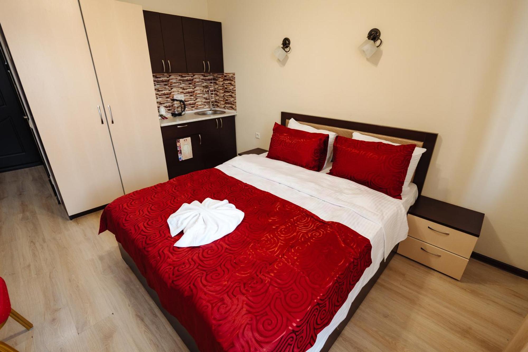 Lolo'S Bliss Hotel Chişinău Extérieur photo