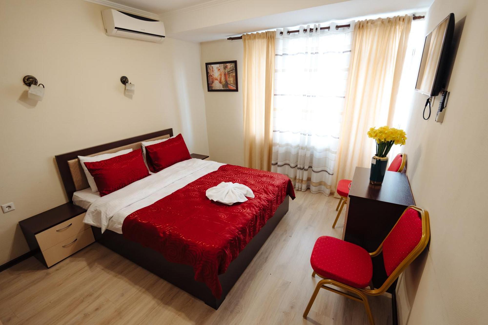 Lolo'S Bliss Hotel Chişinău Extérieur photo