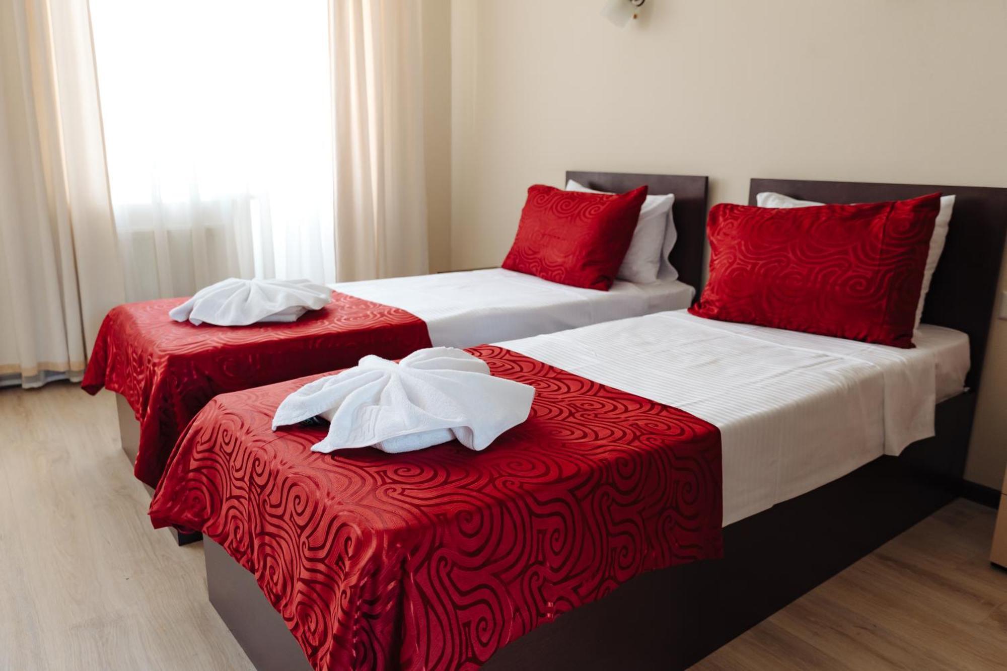 Lolo'S Bliss Hotel Chişinău Extérieur photo