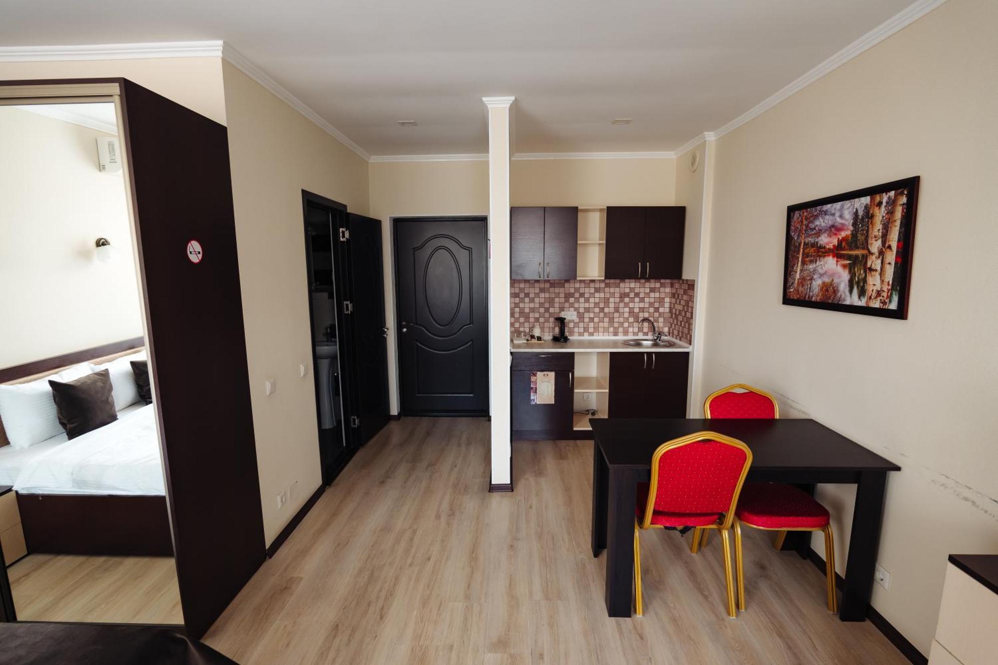 Lolo'S Bliss Hotel Chişinău Extérieur photo